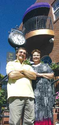 New innkeepers Don and Shirley Wick stand on the front
steps of the Old Town GuestHouse recently.
Westside Pioneer photo